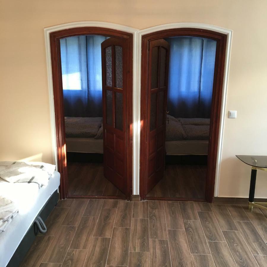 Stella Apartman Дебрецен Екстериор снимка